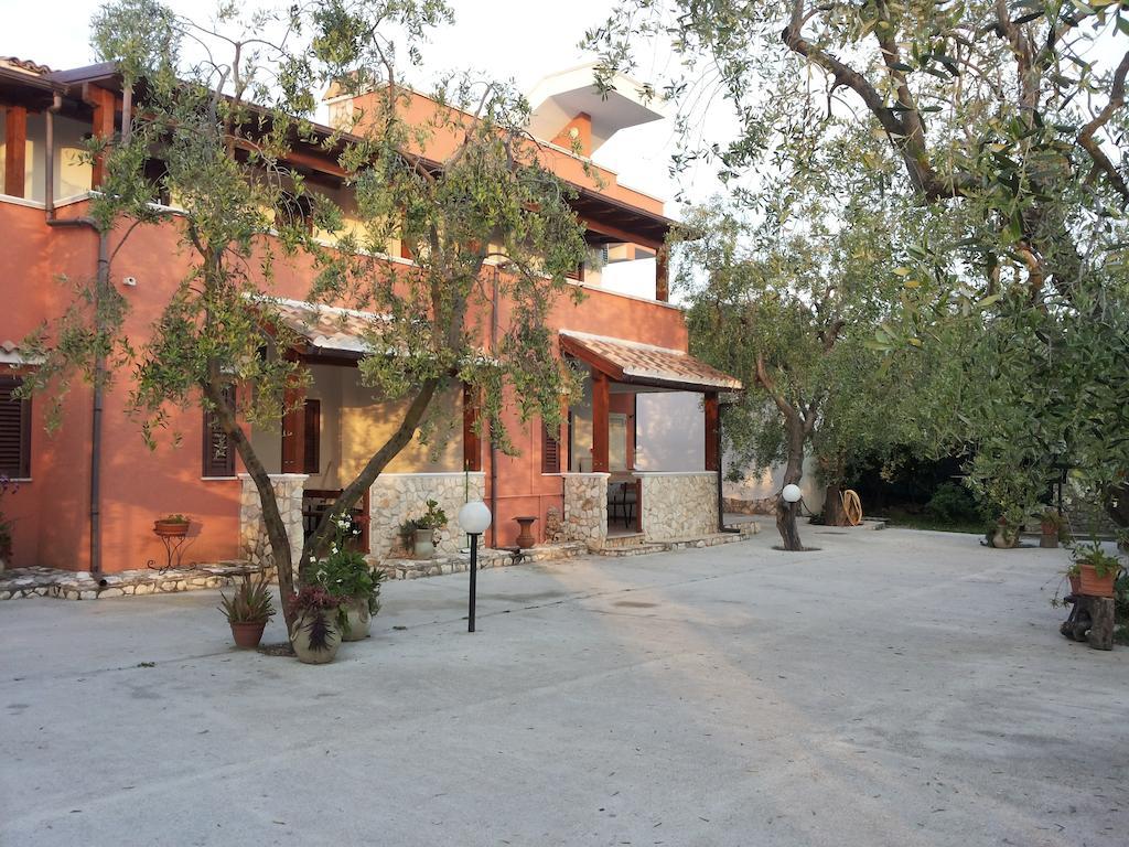 Villa Calma Vieste Bagian luar foto
