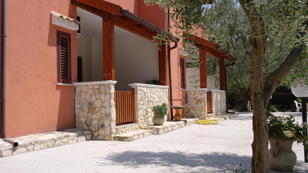 Villa Calma Vieste Bagian luar foto