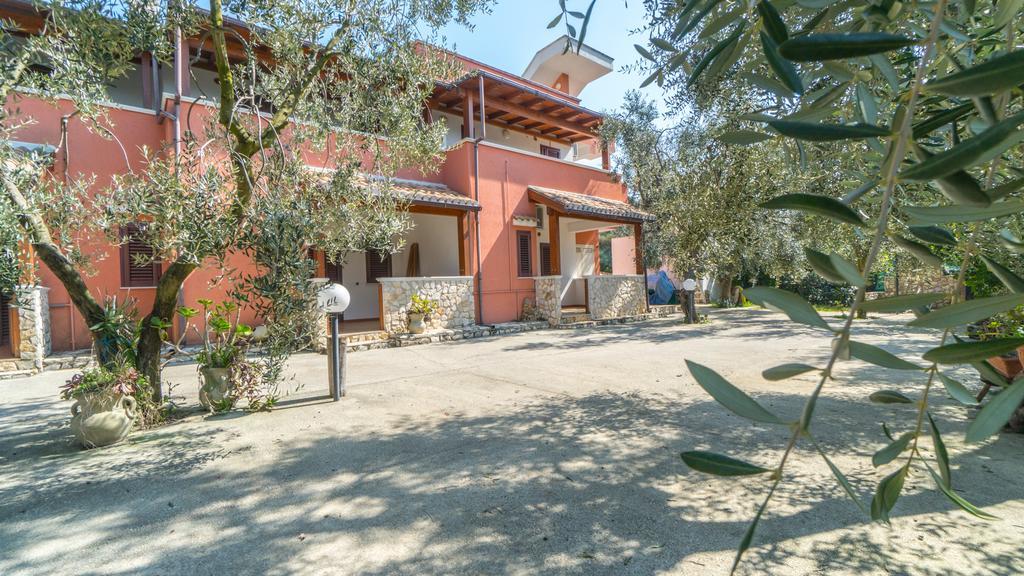 Villa Calma Vieste Bagian luar foto