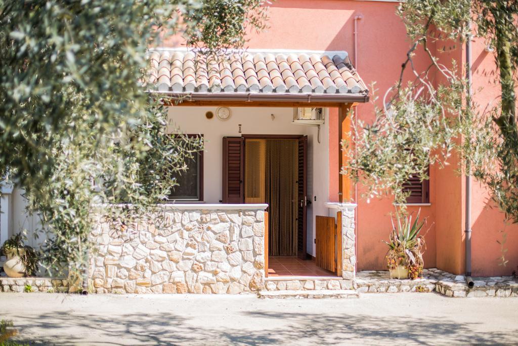 Villa Calma Vieste Bagian luar foto